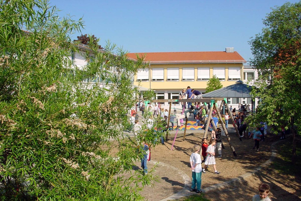 Grundschule Satteldorf Pausenhof